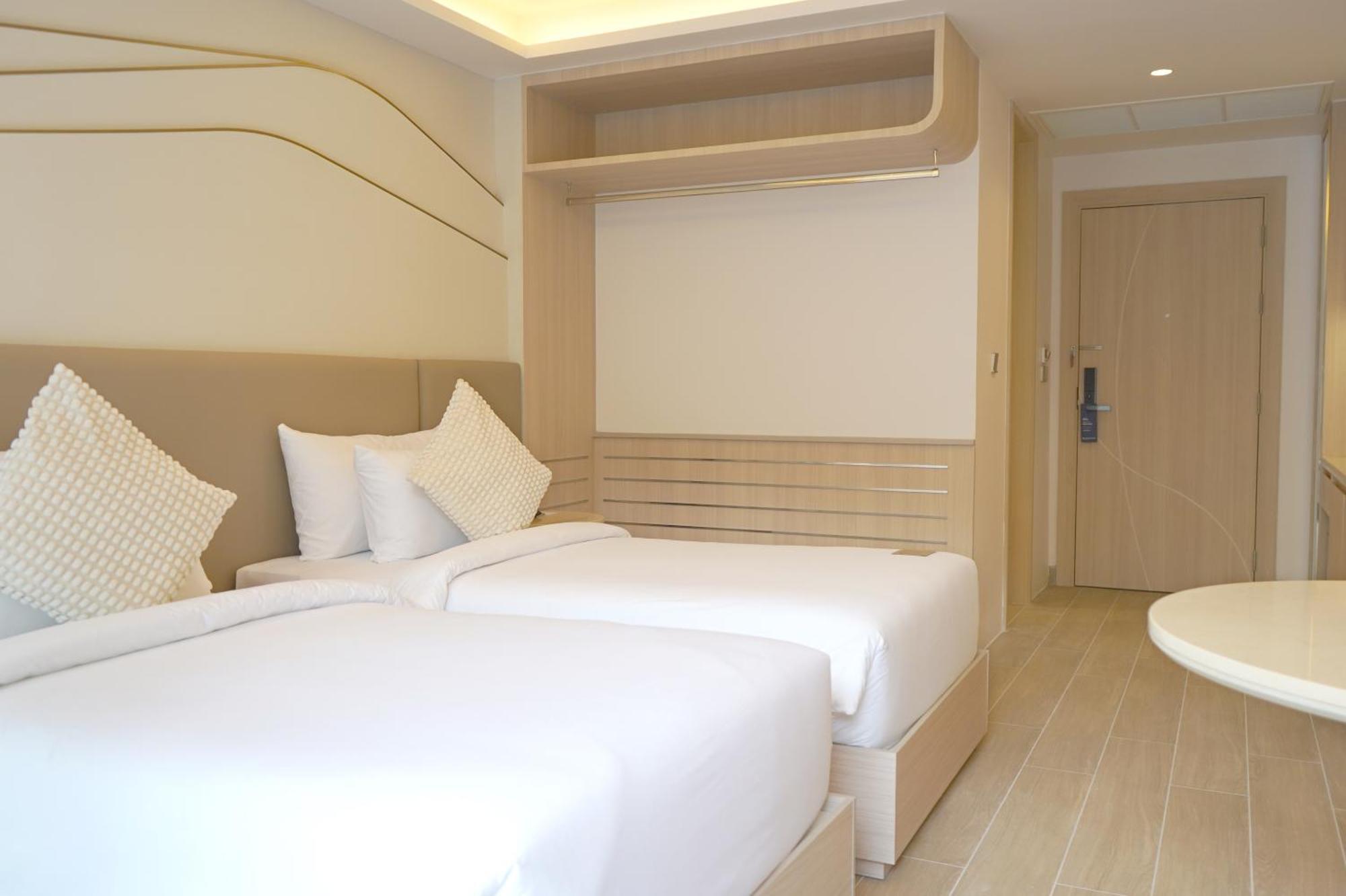 Hotel Wyndham Garden Naithon Phuket Zewnętrze zdjęcie