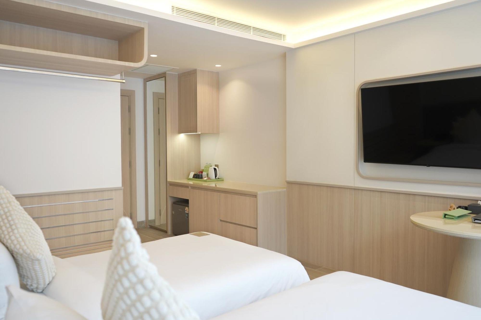 Hotel Wyndham Garden Naithon Phuket Zewnętrze zdjęcie