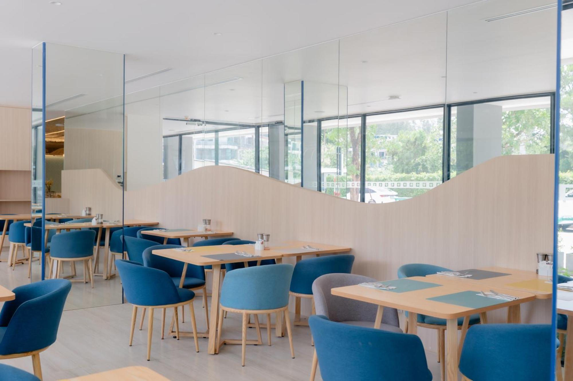 Hotel Wyndham Garden Naithon Phuket Zewnętrze zdjęcie