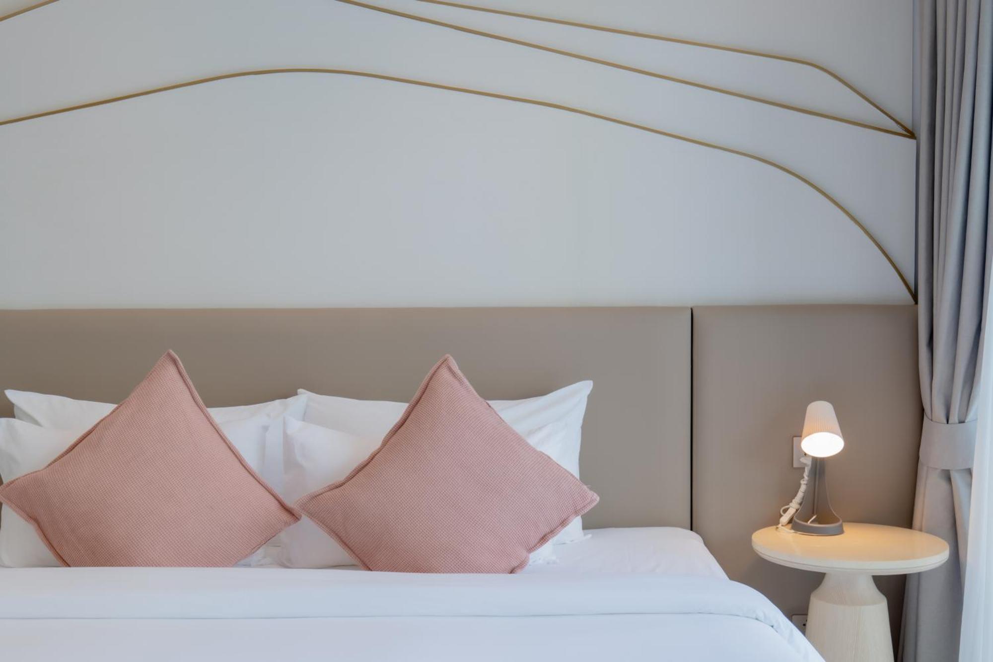 Hotel Wyndham Garden Naithon Phuket Zewnętrze zdjęcie